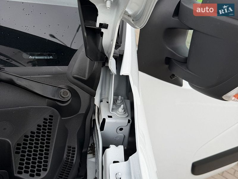 Грузовой фургон Renault Master 2023 в Дубно