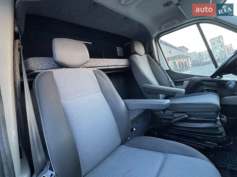 Автовоз Renault Master 2015 в Дубно