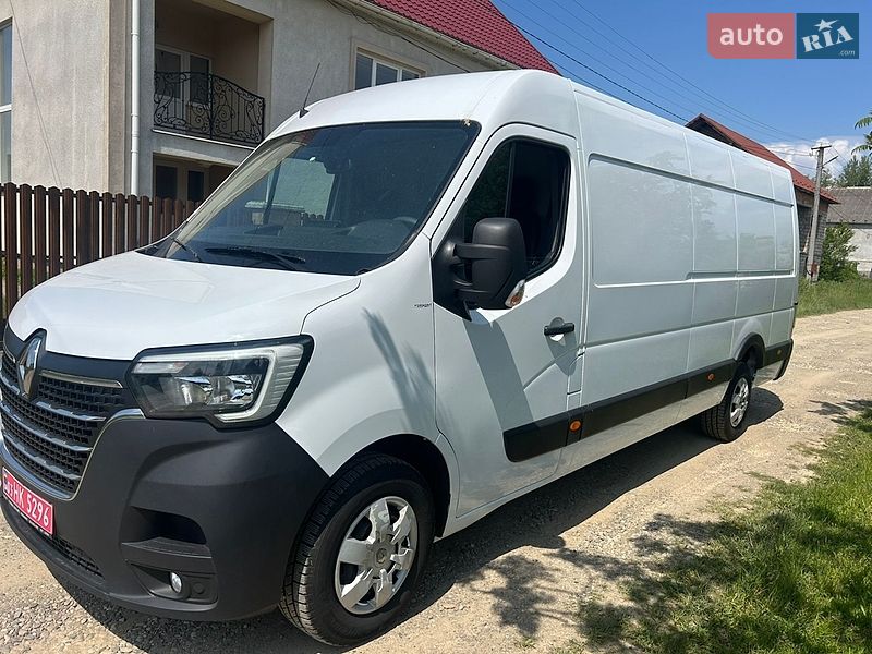 Грузовой фургон Renault Master 2022 в Хусте