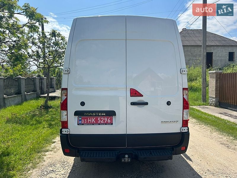 Грузовой фургон Renault Master 2022 в Хусте