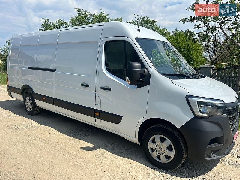 Грузовой фургон Renault Master 2022 в Хусте