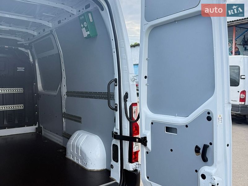 Грузовой фургон Renault Master 2021 в Луцке