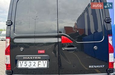 Вантажний фургон Renault Master 2017 в Рівному