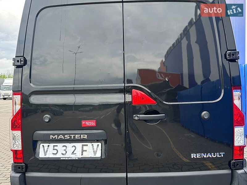 Вантажний фургон Renault Master 2017 в Рівному