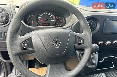 Вантажний фургон Renault Master 2017 в Рівному