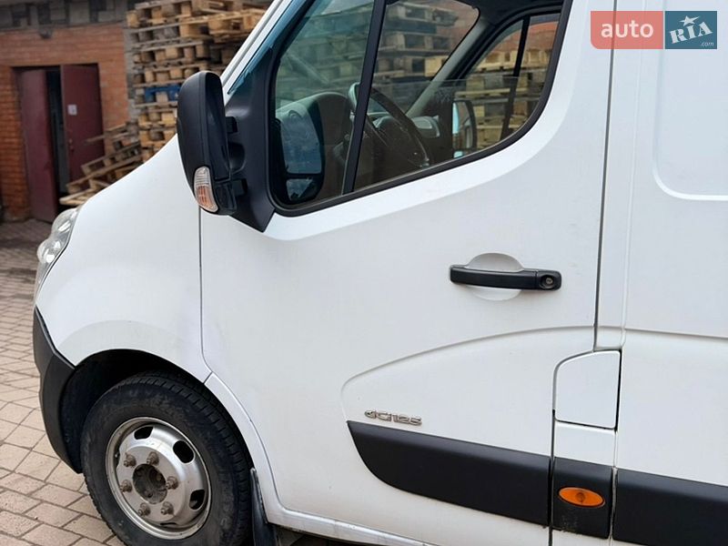Грузовой фургон Renault Master 2012 в Виннице