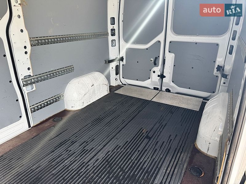 Вантажний фургон Renault Master 2022 в Тернополі