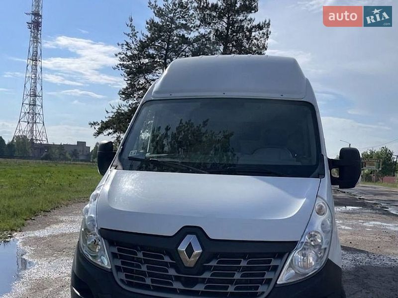 Вантажний фургон Renault Master 2017 в Олевську