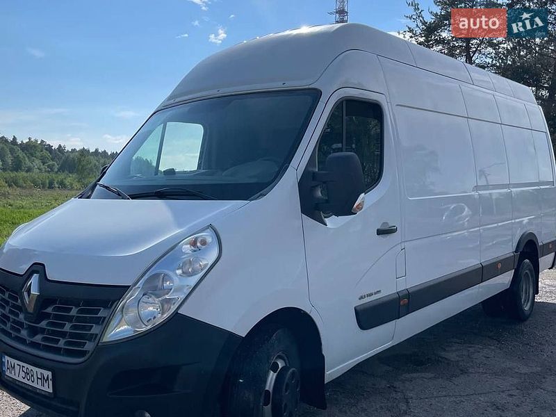 Вантажний фургон Renault Master 2017 в Олевську