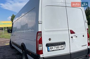 Вантажний фургон Renault Master 2017 в Олевську