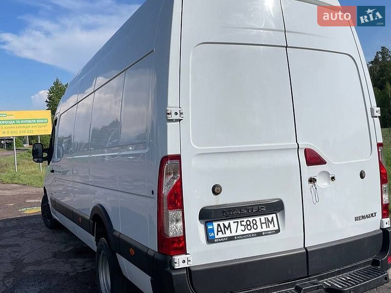 Вантажний фургон Renault Master 2017 в Олевську