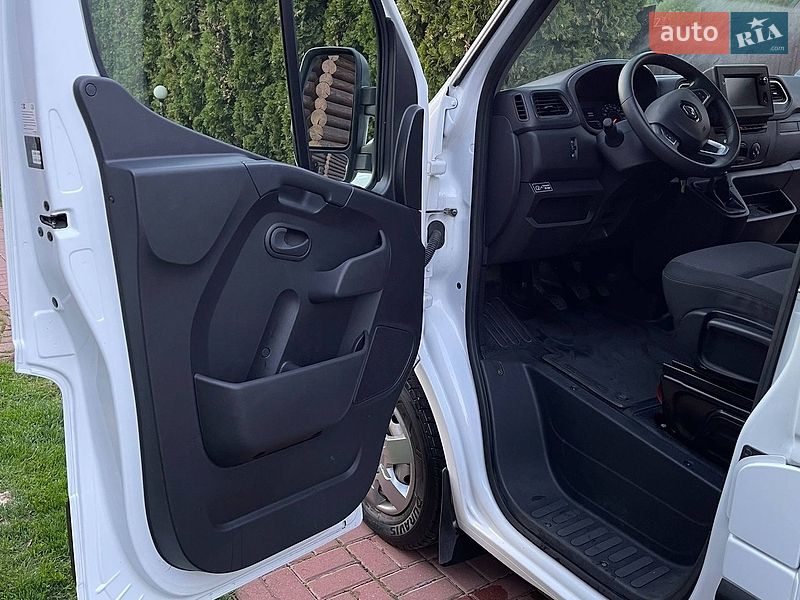 Микроавтобус грузовой (до 3,5т) Renault Master 2023 в Киеве
