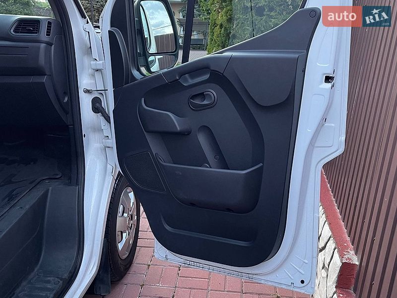 Микроавтобус грузовой (до 3,5т) Renault Master 2023 в Киеве