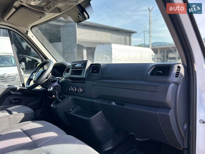 Вантажний фургон Renault Master 2022 в Хусті