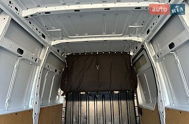 Вантажний фургон Renault Master 2023 в Хусті