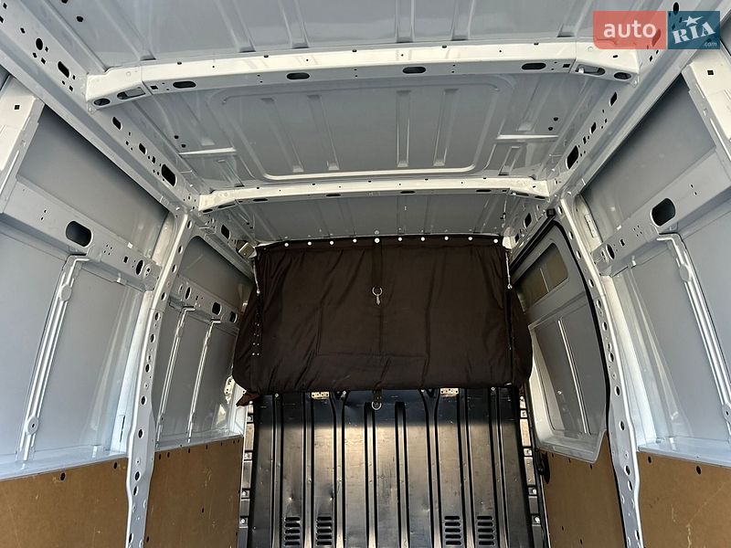 Вантажний фургон Renault Master 2023 в Хусті