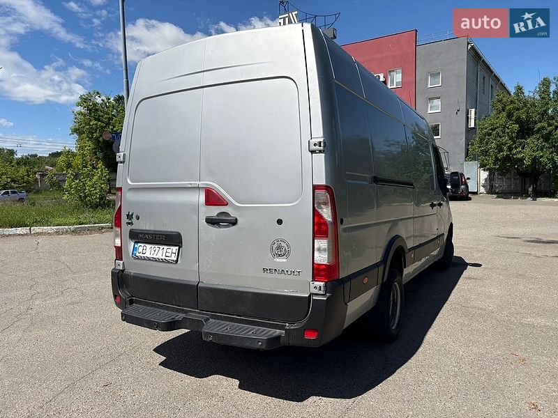 Вантажний фургон Renault Master 2018 в Чернігові