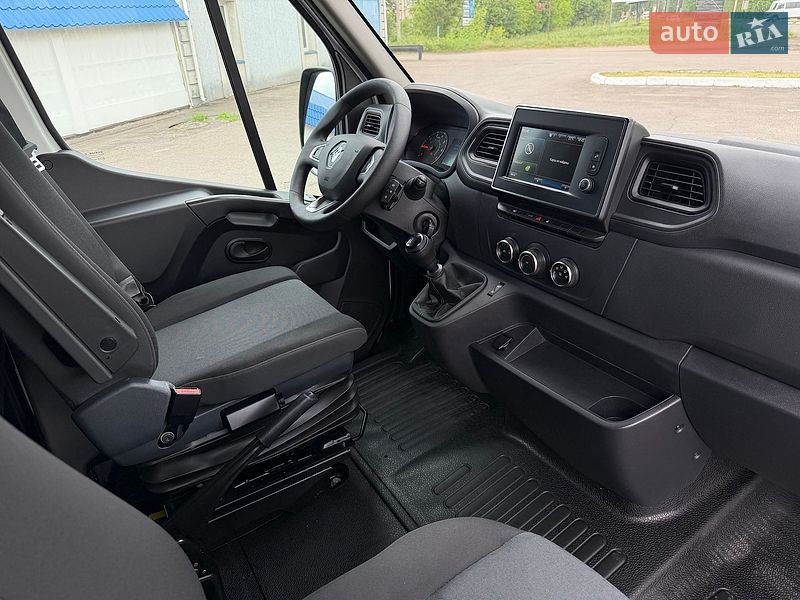 Вантажний фургон Renault Master 2022 в Радивиліві