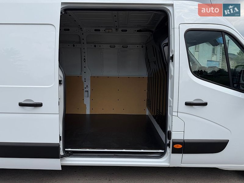 Вантажний фургон Renault Master 2022 в Радивиліві