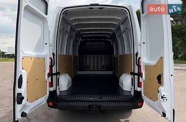 Вантажний фургон Renault Master 2022 в Радивиліві