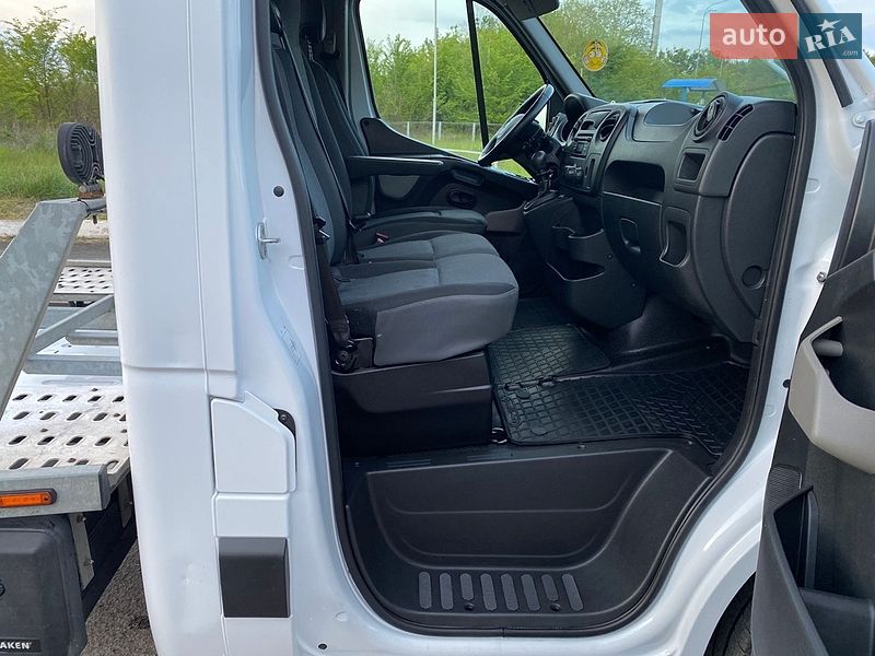Евакуатор Renault Master 2018 в Радивиліві