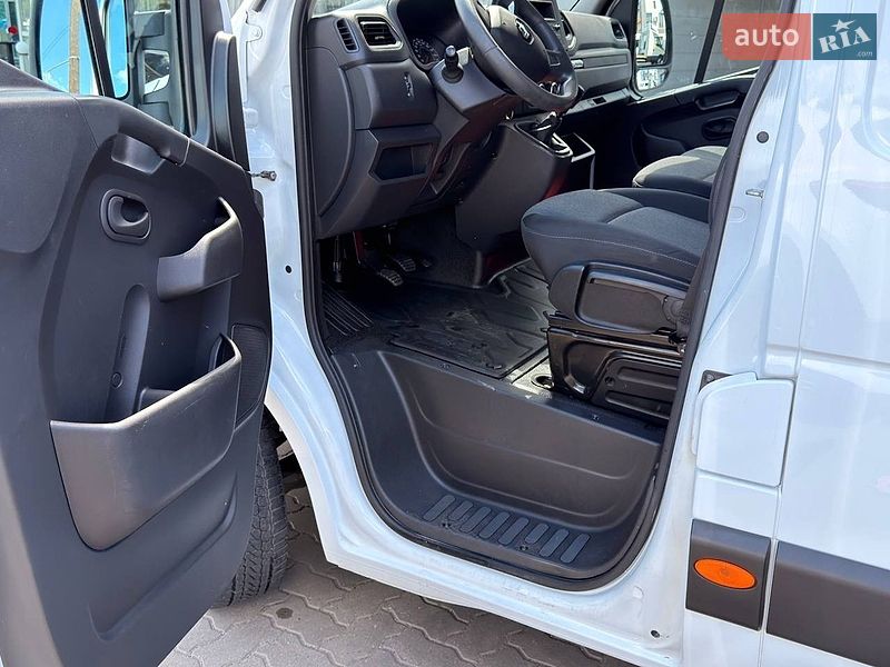 Вантажопасажирський фургон Renault Master 2022 в Полтаві