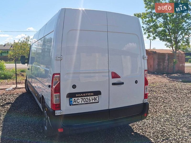 Грузовой фургон Renault Master 2017 в Нововолынске