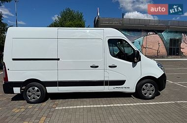 Вантажний фургон Renault Master 2017 в Луцьку