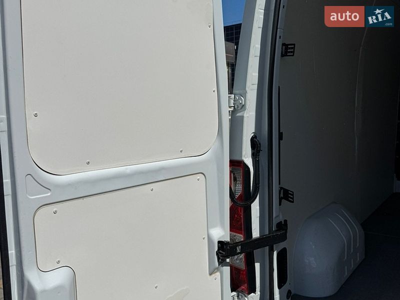 Вантажний фургон Renault Master 2017 в Луцьку