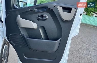 Вантажний фургон Renault Master 2017 в Дубні
