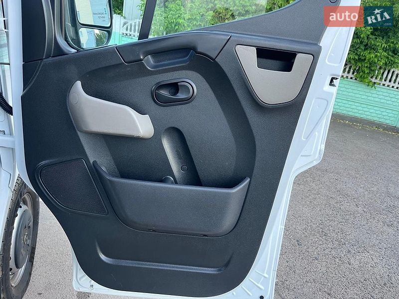 Вантажний фургон Renault Master 2017 в Дубні