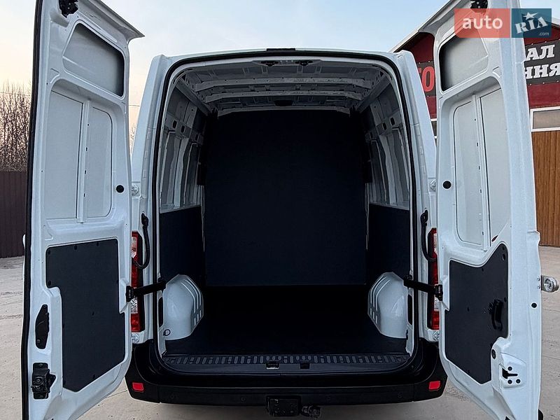 Вантажопасажирський фургон Renault Master 2017 в Млиніві фото 12 Вантажопасажирський фургон Renault Master 2017 в Млиніві