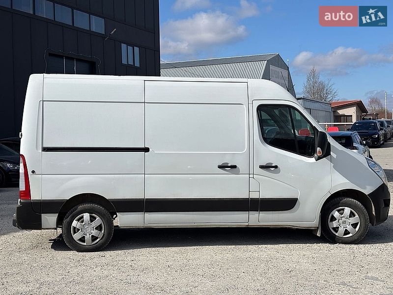 Вантажний фургон Renault Master 2017 в Львові