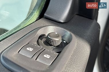 Вантажний фургон Renault Master 2017 в Львові