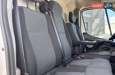 Вантажний фургон Renault Master 2017 в Львові