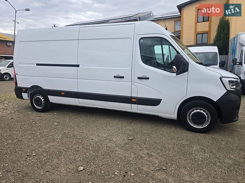 Вантажний фургон Renault Master 2022 в Стрию