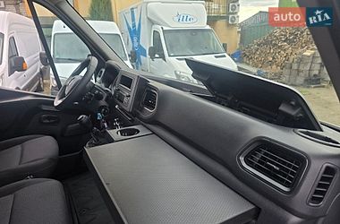 Вантажний фургон Renault Master 2022 в Стрию