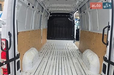 Вантажний фургон Renault Master 2022 в Стрию