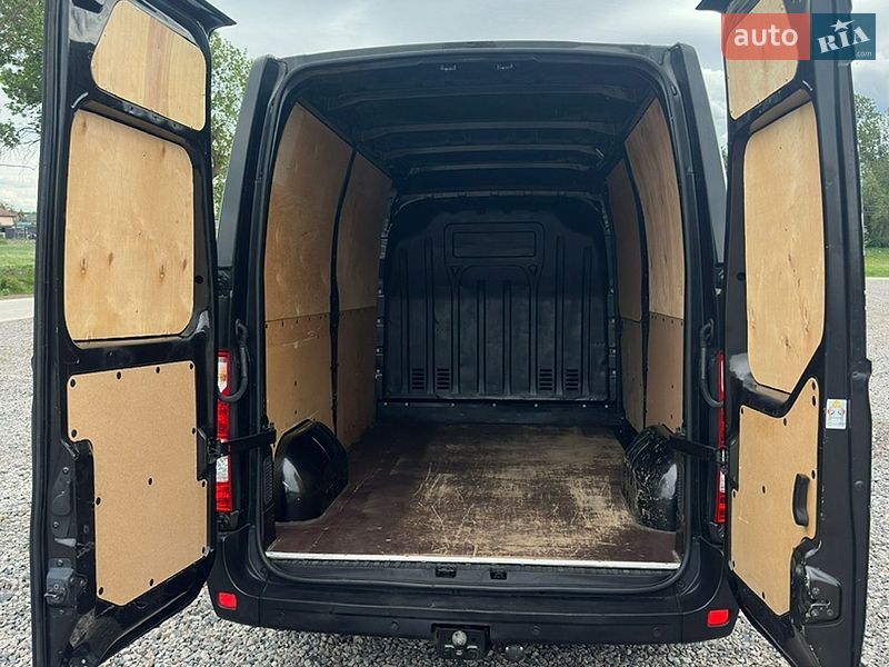 Грузовой фургон Renault Master 2016 в Львове