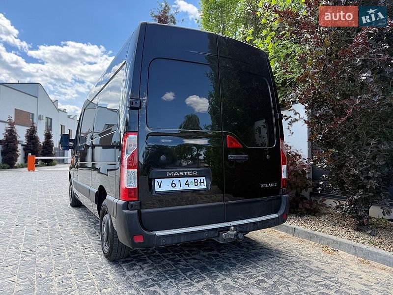 Вантажний фургон Renault Master 2016 в Львові