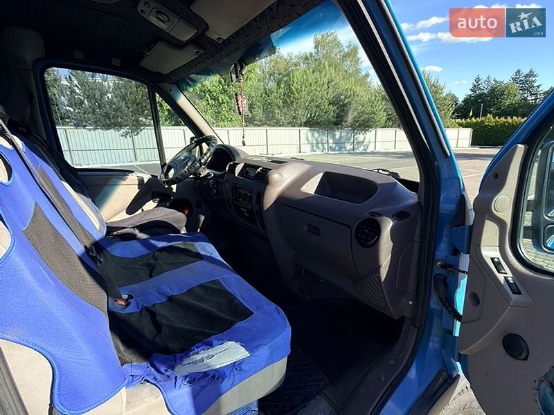Грузовой фургон Renault Master 2001 в Луцке