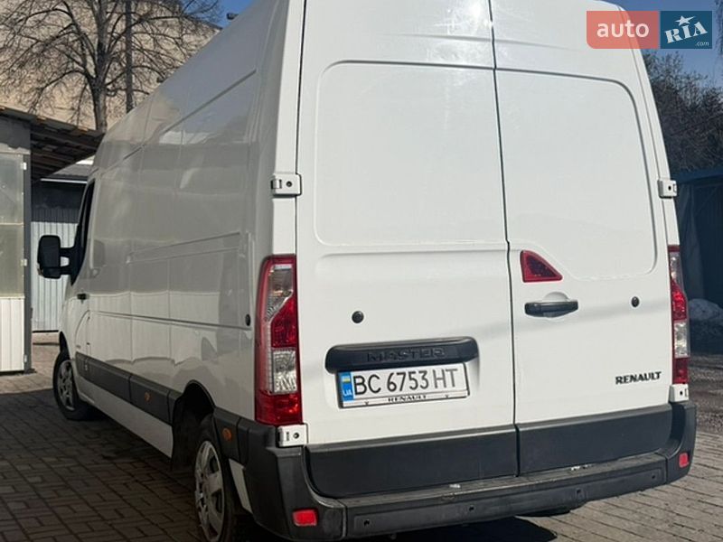 Грузовой фургон Renault Master 2015 в Львове