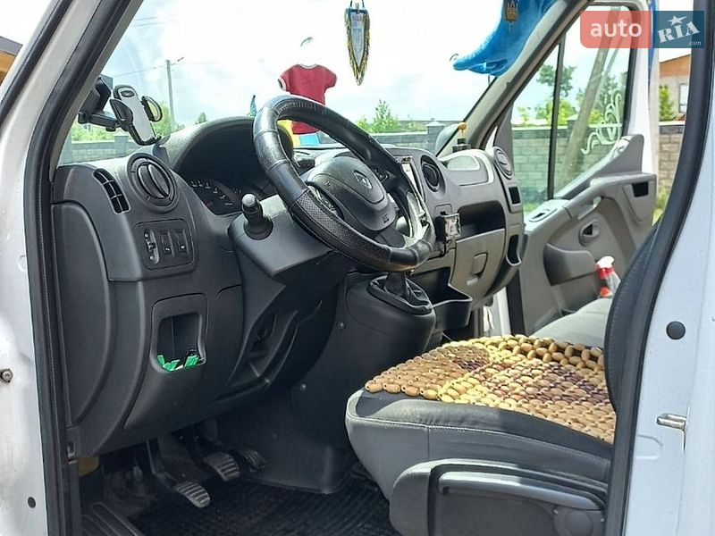 Вантажний фургон Renault Master 2018 в Камені-Каширському