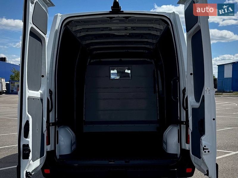 Грузовой фургон Renault Master 2022 в Киеве
