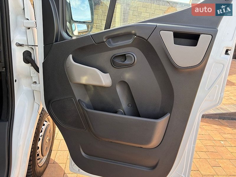 Грузовой фургон Renault Master 2018 в Луцке