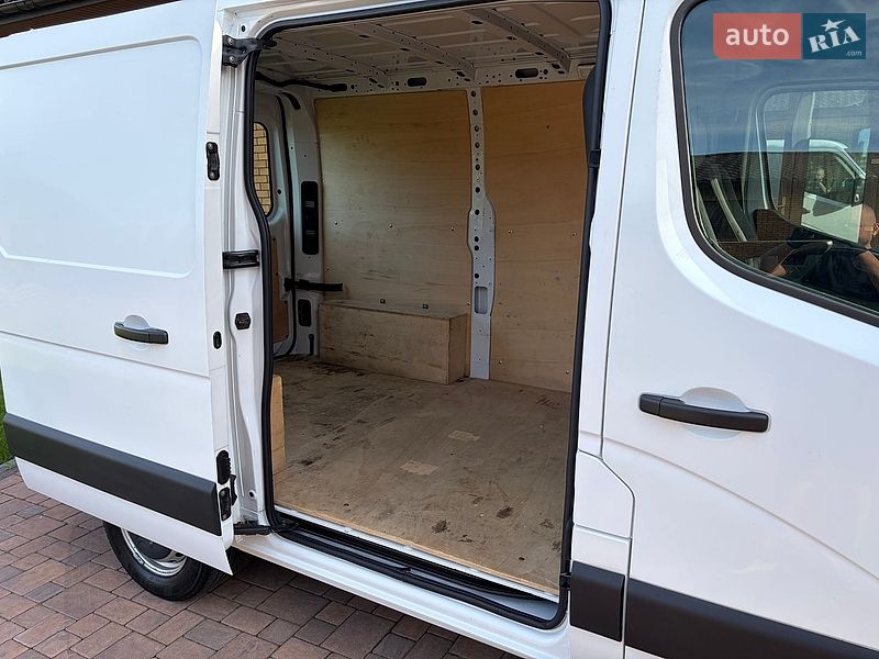 Грузовой фургон Renault Master 2018 в Луцке