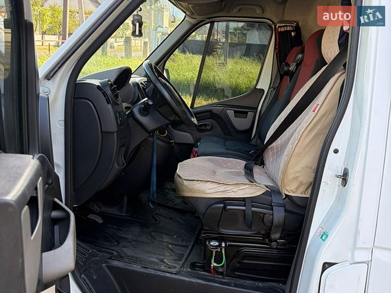 Грузовой фургон Renault Master 2016 в Ужгороде