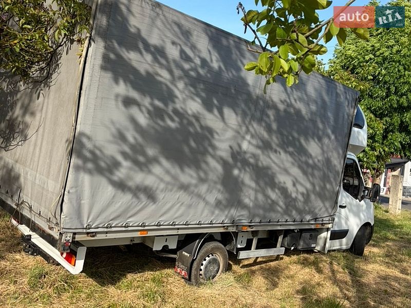 Грузовой фургон Renault Master 2016 в Ужгороде