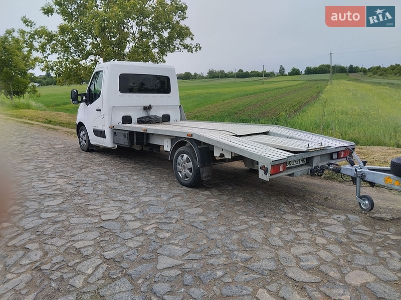 Эвакуатор Renault Master 2017 в Дубно