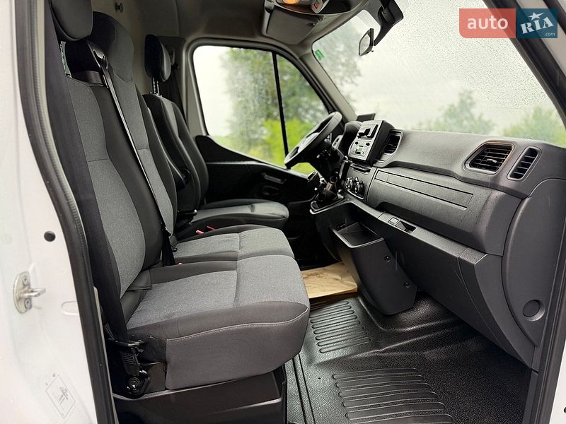 Вантажний фургон Renault Master 2019 в Дубні